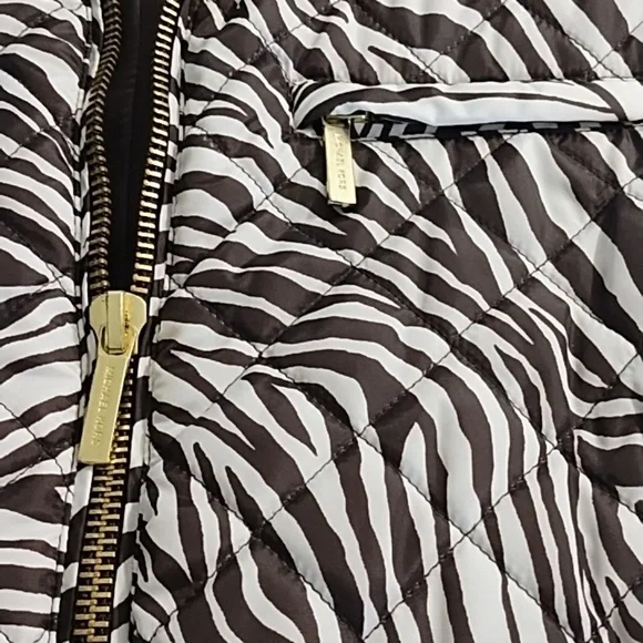 Michael Kors Woman's Puffer Jkt Lightweight Vest Gold Hardware Brown White Zebra - Picture 6 of 11